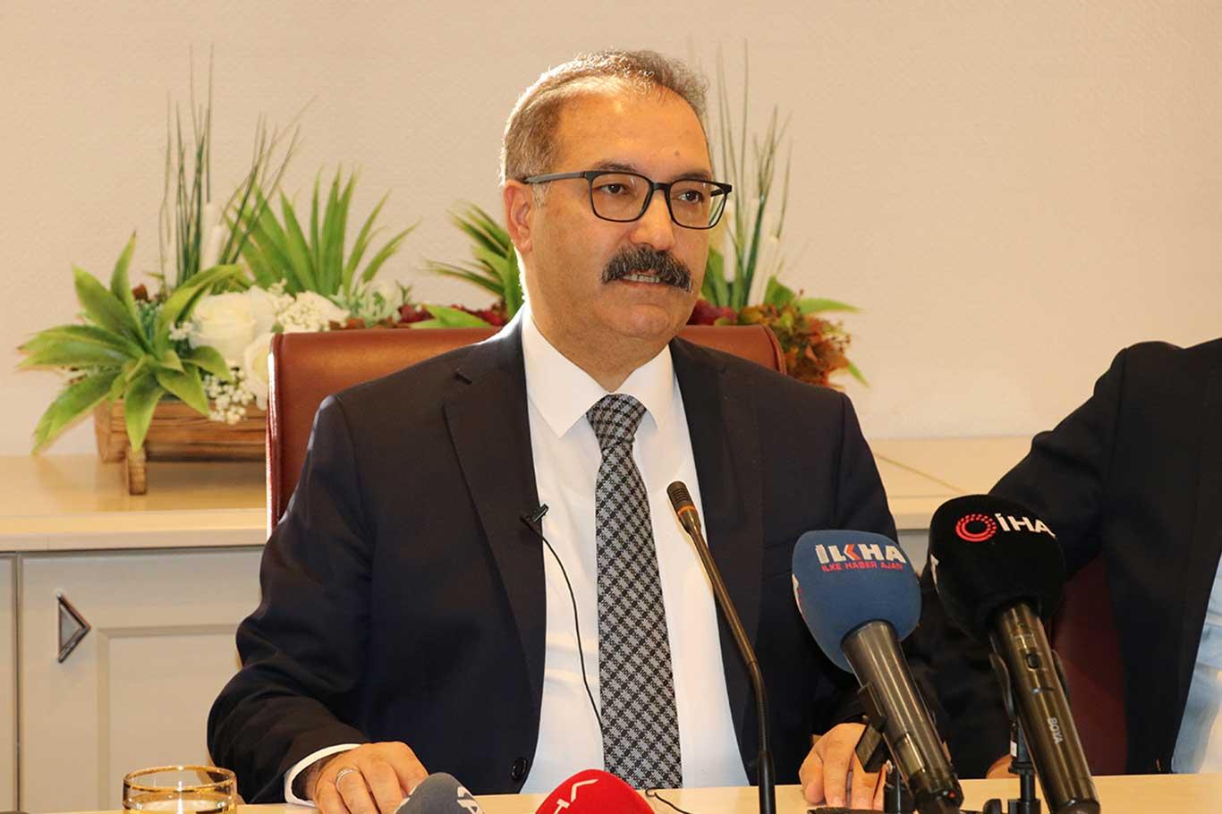 Rektör Gür'den "ilk kez" Suriye'de açılacak fakültelere ilişkin açıklama Rektör Gür'den "ilk kez" Suriye'de açılacak fakültelere ilişkin açıklama